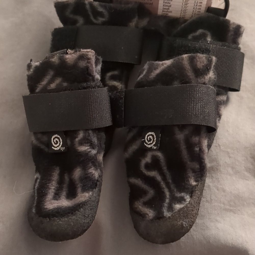 NEW Ultra Paws Cozy Paws Grey Indoor Boots for Dogs - Petite - Picture 5 of 9